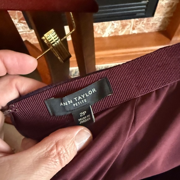Ann Taylor Skirt,  Burgundy & Navy Plaid Pencil Skirt,  Size 2 Petite - Picture 4 of 8